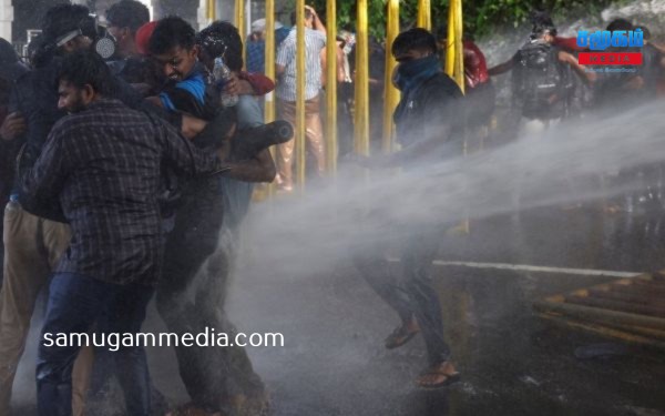 தேசிய மக்கள் சக்தியின் ஆர்ப்பாட்டம் மீது நீர்த்தாரை, கண்ணீர்ப்புகை பிரயோகம்! SamugamMedia 